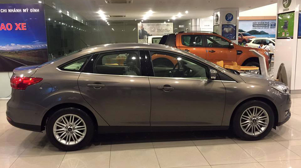 Ford Focus Sedan 2016 đã có mặt tại đại lý ở Hà Nội Ford Focus 2016 (5).JPG