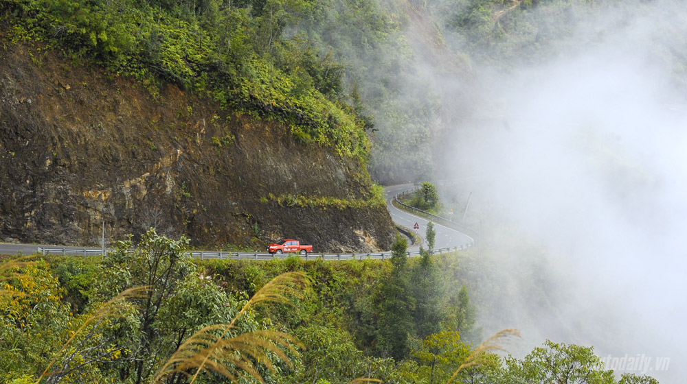 “Rủ” Toyota Hilux đi “nếm” sương Sa Pa Hilux trip (4).jpg
