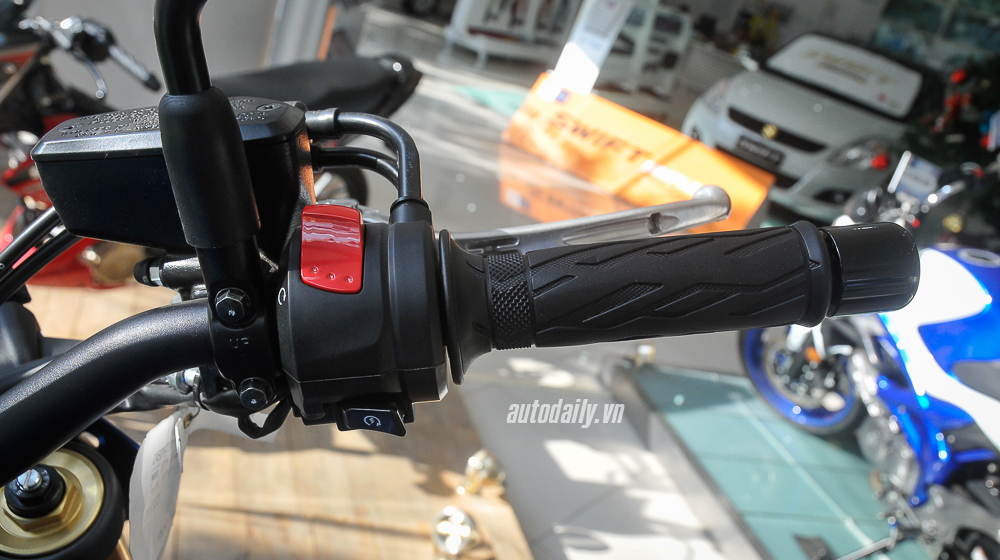 Chi tiết Suzuki GSX-S1000 ABS chính hãng vừa về Việt Nam Suzuki_GSX_S1000 (10).jpg