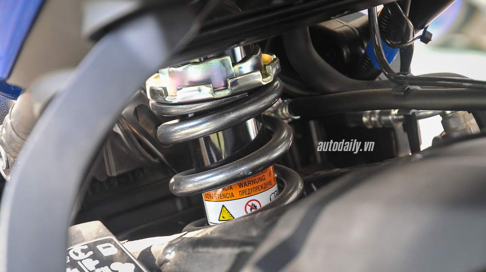 Chi tiết Suzuki GSX-S1000 ABS chính hãng vừa về Việt Nam Suzuki_GSX_S1000 (16).jpg