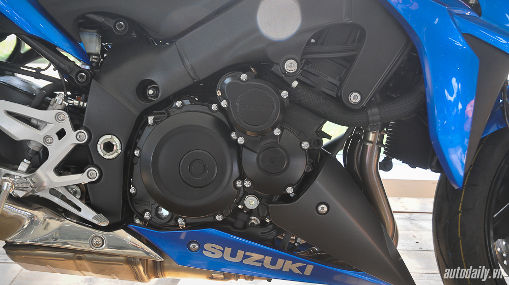 Chi tiết Suzuki GSX-S1000 ABS chính hãng vừa về Việt Nam Suzuki_GSX_S1000 (6).jpg