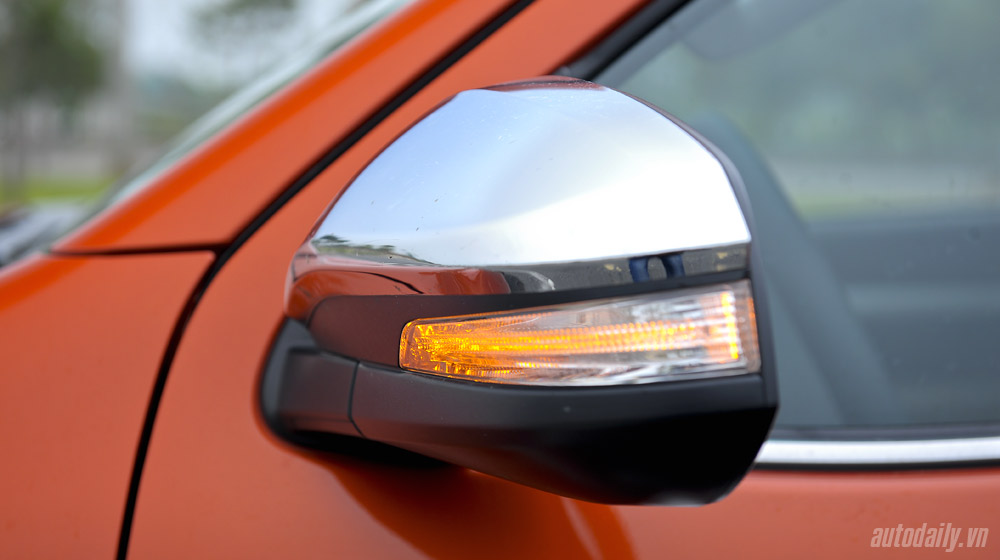 Đánh giá Toyota Hilux 3.0AT 2015: Vượt lên khái niệm xe bán tải Toyota Hilux test (28).jpg