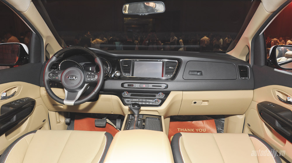 Vừa ra mắt, 200 xe Kia Sedona đã đến tay khách Việt d48b2de2670d93243b12de7d31b7dcb7_Kia_Sedona_10jpg.jpg
