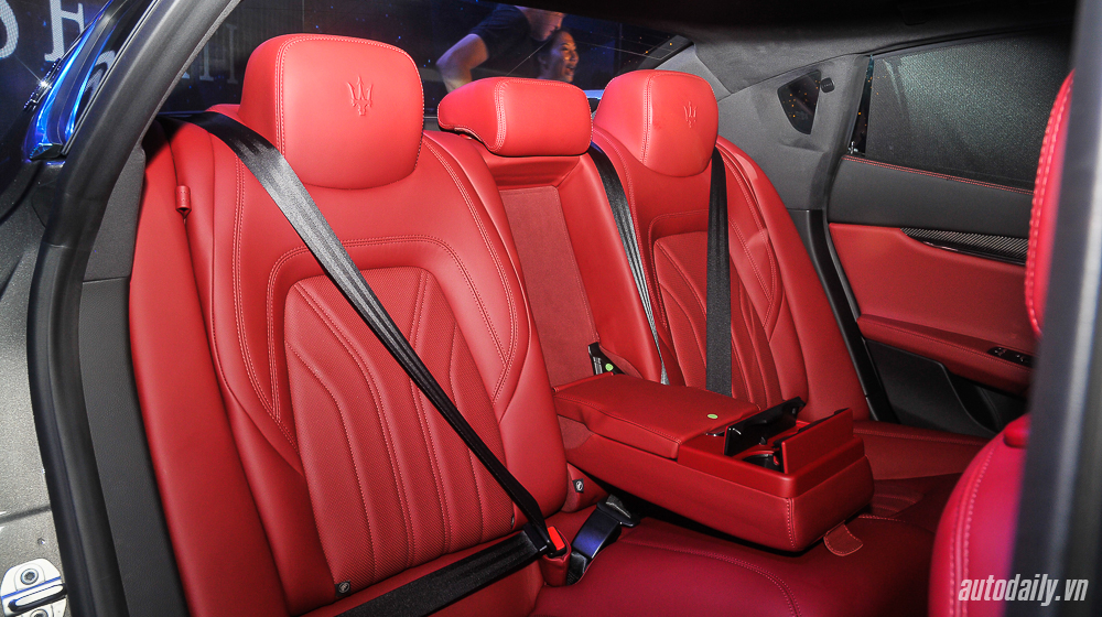 Ảnh chi tiết Maserati Quattroporte chính hãng đầu tiên tại Việt Nam Maserati_Quattroporte (19).jpg