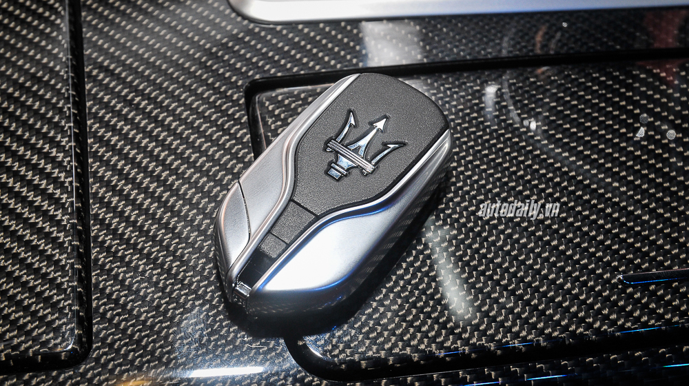 Ảnh chi tiết Maserati Quattroporte chính hãng đầu tiên tại Việt Nam Maserati_Quattroporte (23).jpg