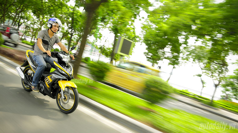 Đi xe máy không biển bị phạt bao nhiêu? autodaily_exiter2013-chay-41.jpg