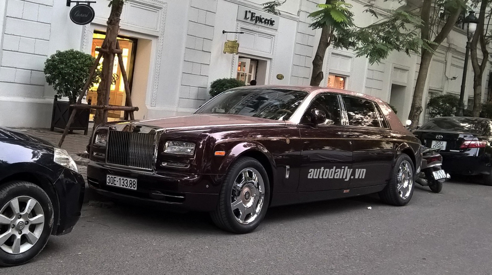 Hàng thửa Rolls-Royce Phantom Lửa Thiêng ra biển trắng Hà Nội Phantom lua thieng (1).jpg