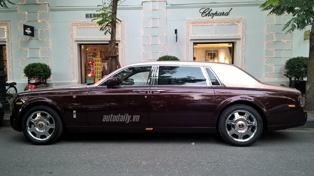 Hàng thửa Rolls-Royce Phantom Lửa Thiêng ra biển trắng Hà Nội Phantom lua thieng (2).JPG