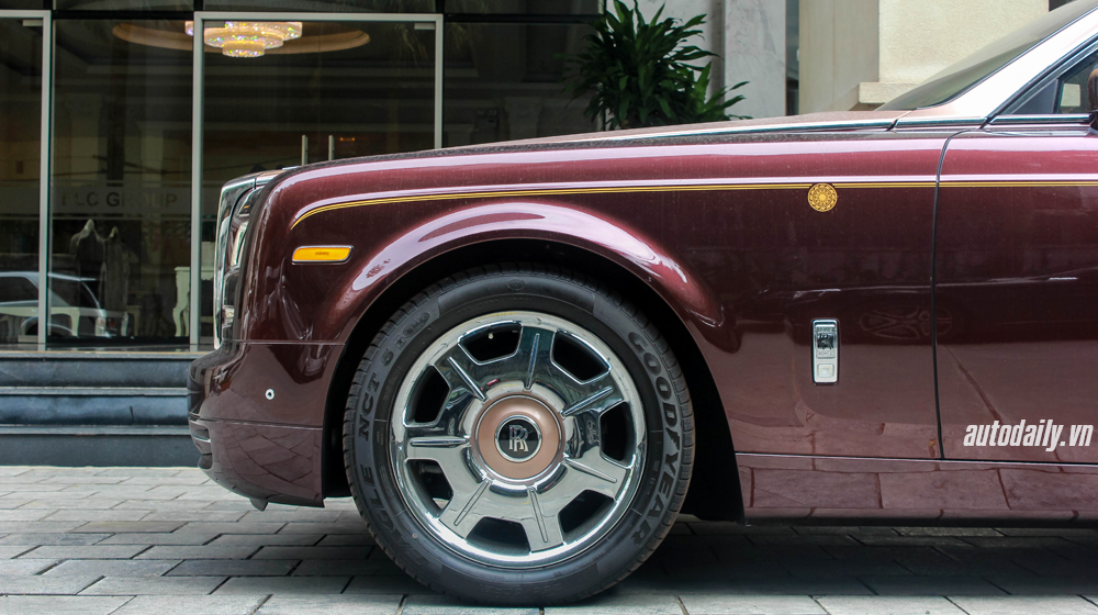Hàng thửa Rolls-Royce Phantom Lửa Thiêng ra biển trắng Hà Nội phantom lửa thiêng (19).JPG