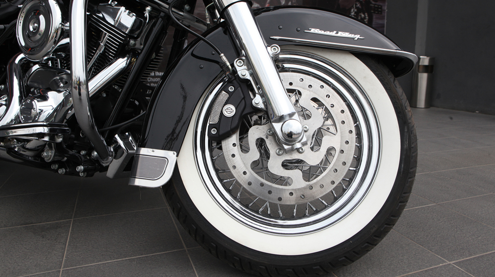 Cận cảnh Harley Davidson Road King Classic giá 1 tỷ đồng tại Việt Nam Harley Davidson Road king  (4).JPG
