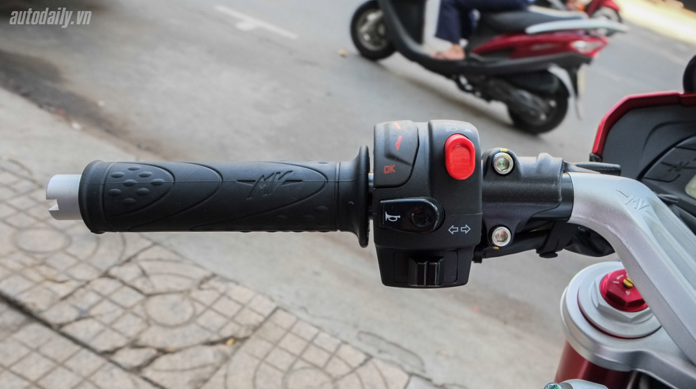 Cận cảnh MV Agusta Dragster 800RR 2015 MV_Agusta_Dragster_800RR_2015 (23).jpg