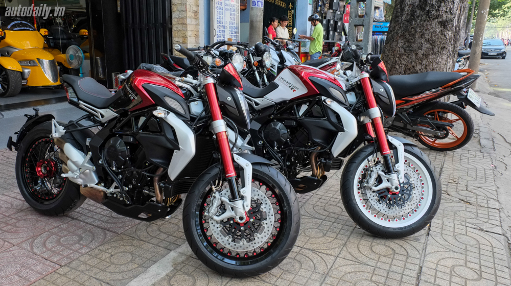 Cận cảnh MV Agusta Dragster 800RR 2015 MV_Agusta_Dragster_800RR_2015 (30).jpg