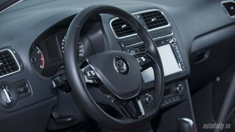 Đánh giá Volkswagen Polo: Sedan đậm “chất” Đức Volkswagen-Polo-Sedan-Test-Drive (22).jpg