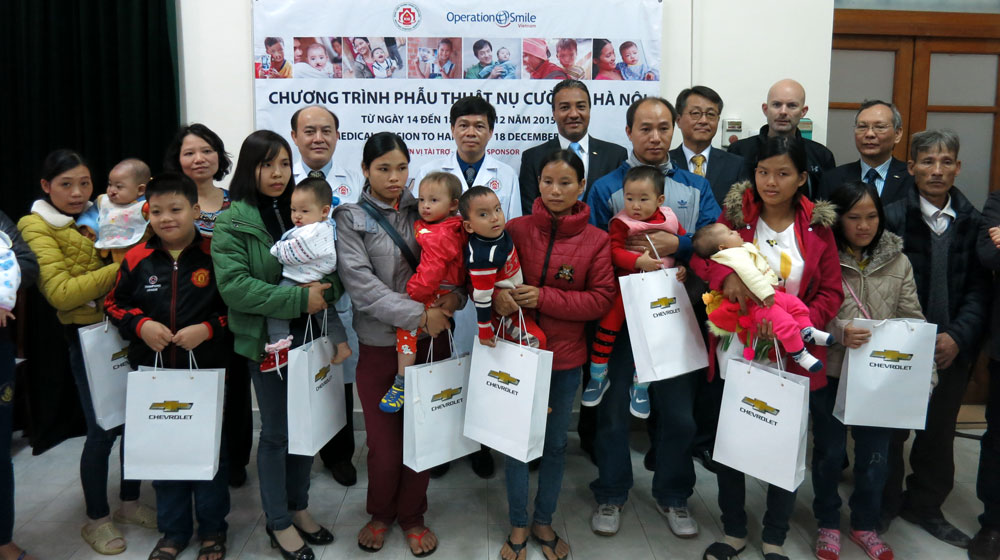 GM Việt Nam mang lại nụ cười cho hơn 40 trẻ em khu vực miền Bắc operation-smile (1).jpg
