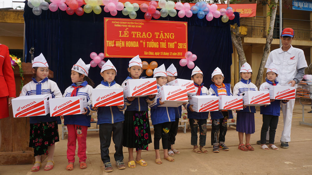 Honda Việt Nam trao tặng thư viện cho các trường tiểu học Honda-thu-vien.jpg