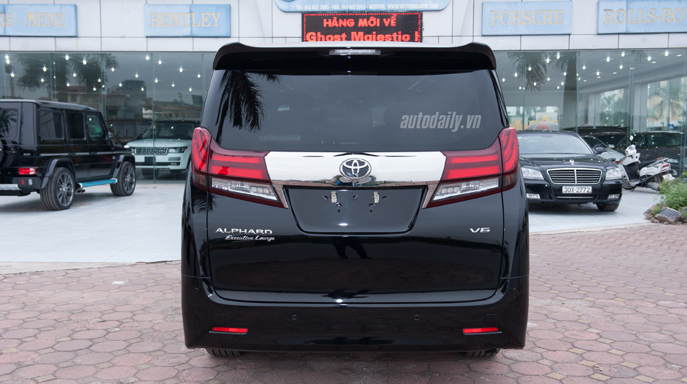 Soi chi tiết “chuyên cơ mặt đất” Toyota Alphard 2016 tại Hà Nội Toyota Alphard 2016 (10).jpg