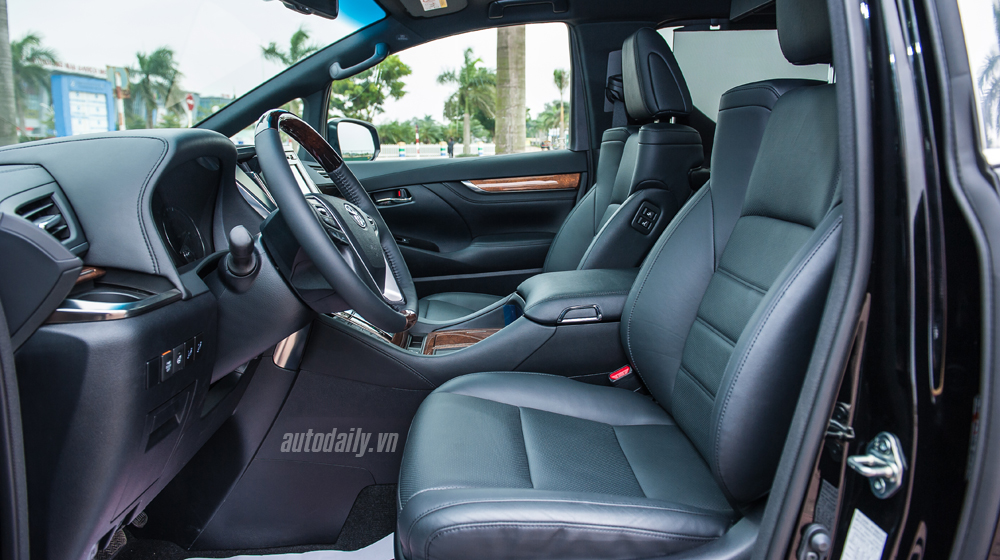 Ảnh chi tiết nội thất Toyota Alphard 2016 tại Hà Nội Toyota Alphard 2016 (23).jpg