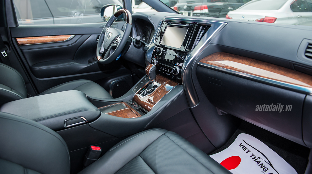 Ảnh chi tiết nội thất Toyota Alphard 2016 tại Hà Nội Toyota Alphard 2016 (27).jpg