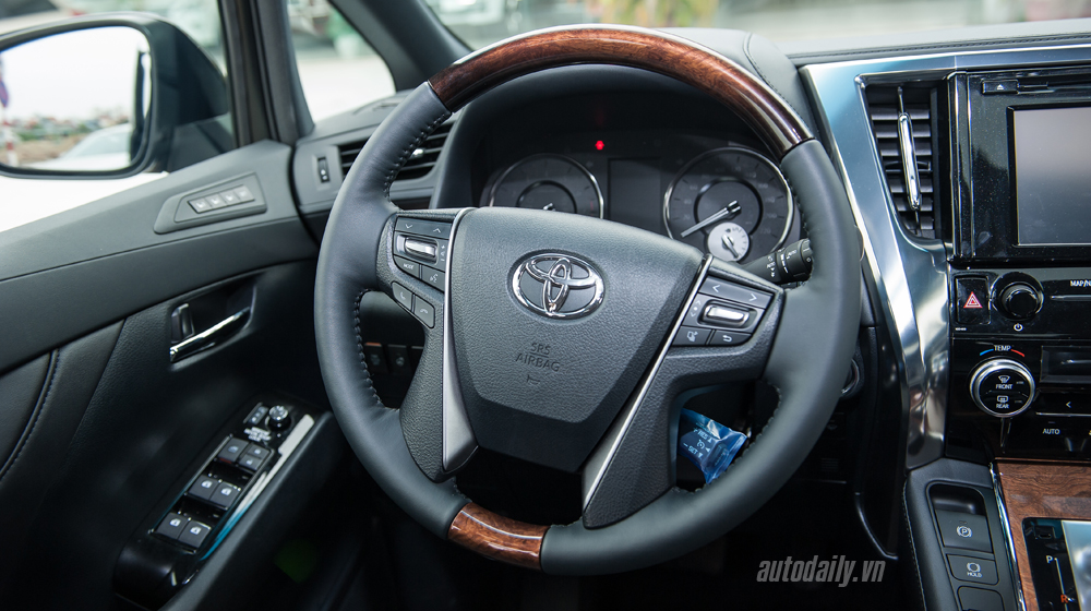 Ảnh chi tiết nội thất Toyota Alphard 2016 tại Hà Nội Toyota Alphard 2016 (30).jpg