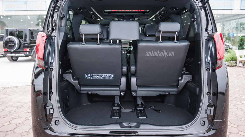 Soi chi tiết “chuyên cơ mặt đất” Toyota Alphard 2016 tại Hà Nội Toyota Alphard 2016 (4).jpg