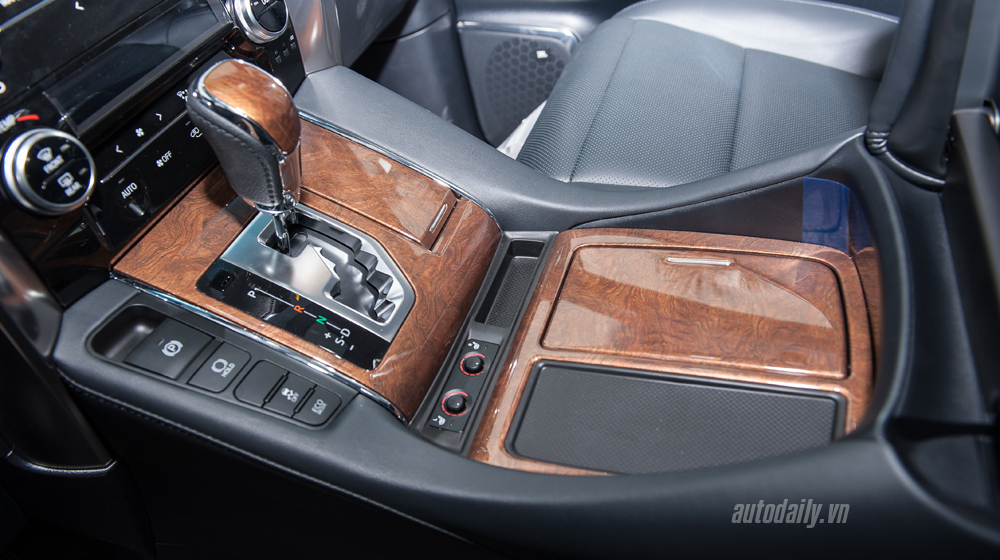 Ảnh chi tiết nội thất Toyota Alphard 2016 tại Hà Nội Toyota Alphard 2016 (6).jpg