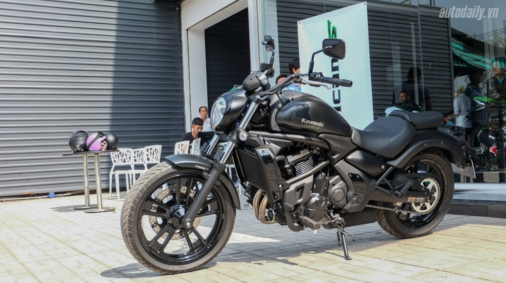 Kawasaki Versys 650 ABS và Vulcan S ABS 