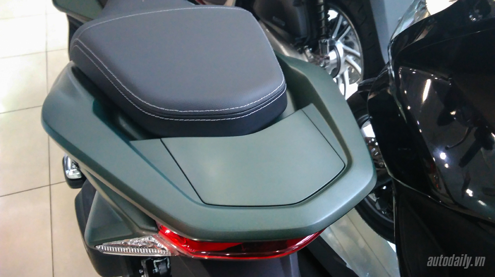 Cận cảnh Honda PCX trang bị chìa khóa thông minh tại đại lý honda PCX 125 (10).JPG