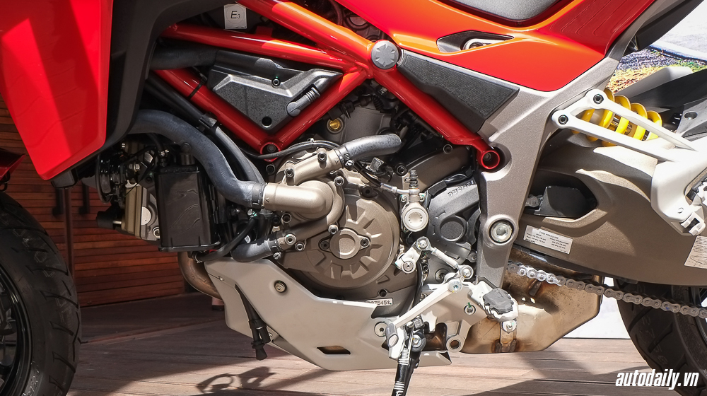 Khám phá môtô Ducati Multistrada 1200S chính hãng tại Việt Nam Ducati Multistrada 1200 (11).jpg