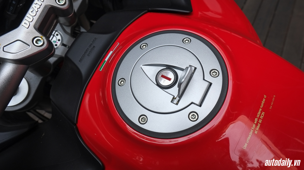 Khám phá môtô Ducati Multistrada 1200S chính hãng tại Việt Nam Ducati Multistrada 1200 (15).jpg