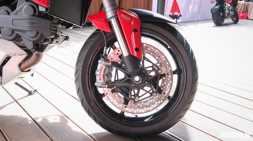 Khám phá môtô Ducati Multistrada 1200S chính hãng tại Việt Nam Ducati Multistrada 1200 (5).jpg
