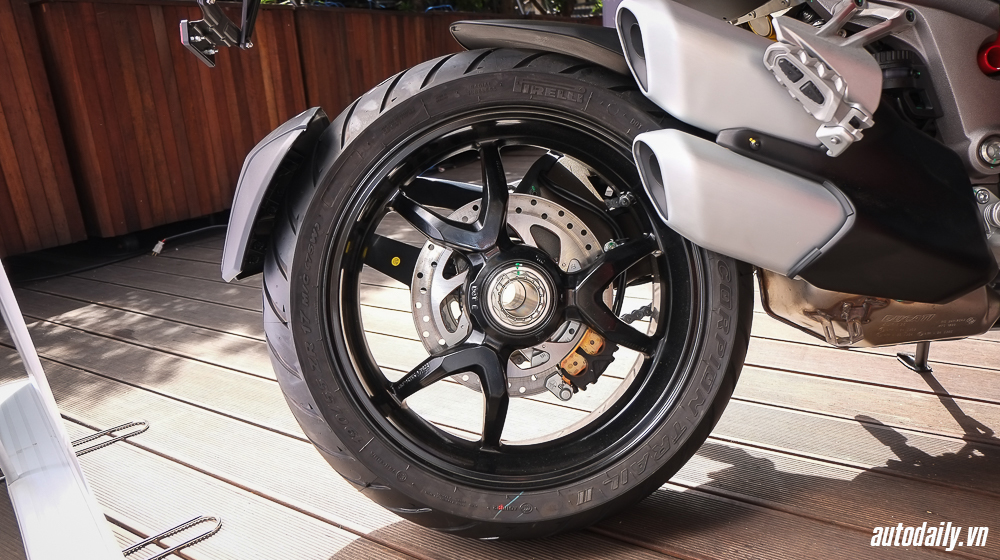 Khám phá môtô Ducati Multistrada 1200S chính hãng tại Việt Nam Ducati Multistrada 1200 (6).jpg