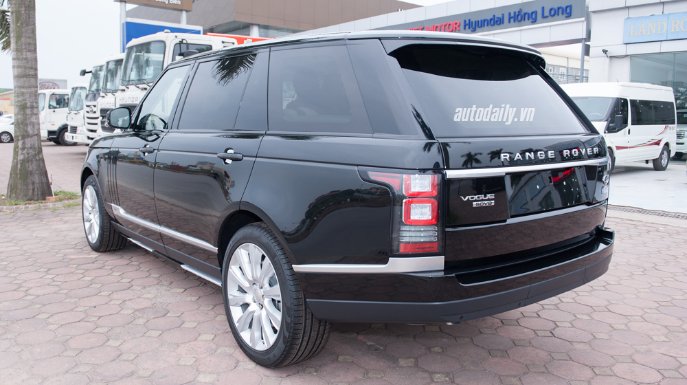 Hàng hiếm Range Rover LWB 4.4 Vogue SDV8 tại Hà Nội range rover LWB may dau (11).JPG