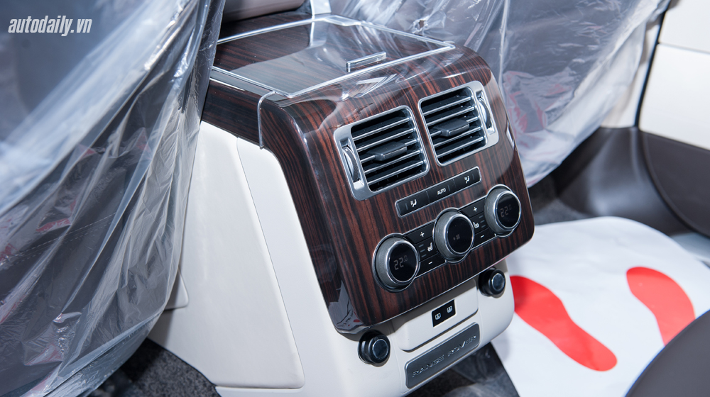 Ảnh chi tiết Range Rover LWB 4.4 Vogue SDV8 tại Hà Nội range rover LWB may dau (15).jpg