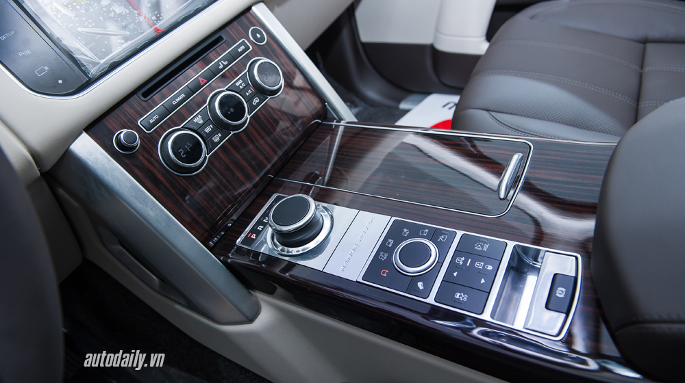 Ảnh chi tiết Range Rover LWB 4.4 Vogue SDV8 tại Hà Nội range rover LWB may dau (21).JPG