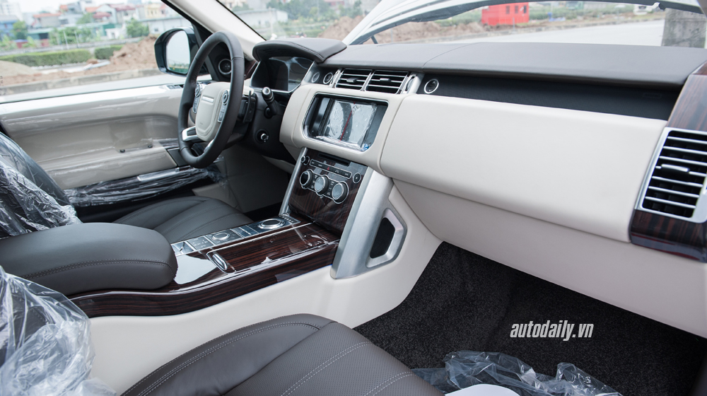 Ảnh chi tiết Range Rover LWB 4.4 Vogue SDV8 tại Hà Nội range rover LWB may dau (25).JPG