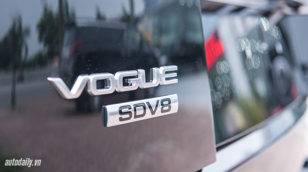 Ảnh chi tiết Range Rover LWB 4.4 Vogue SDV8 tại Hà Nội range rover LWB may dau (26).jpg