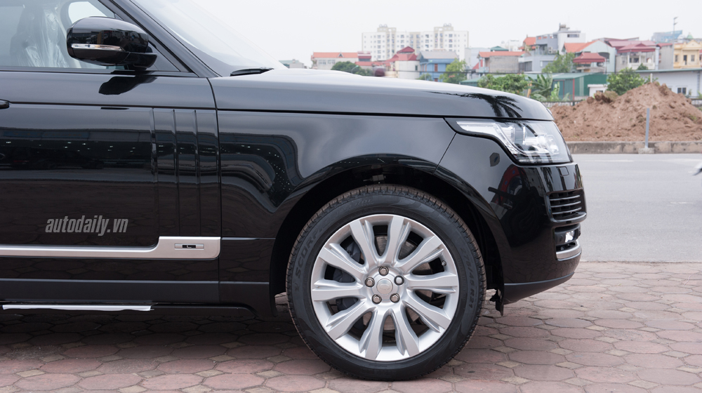 Ảnh chi tiết Range Rover LWB 4.4 Vogue SDV8 tại Hà Nội range rover LWB may dau (4).jpg
