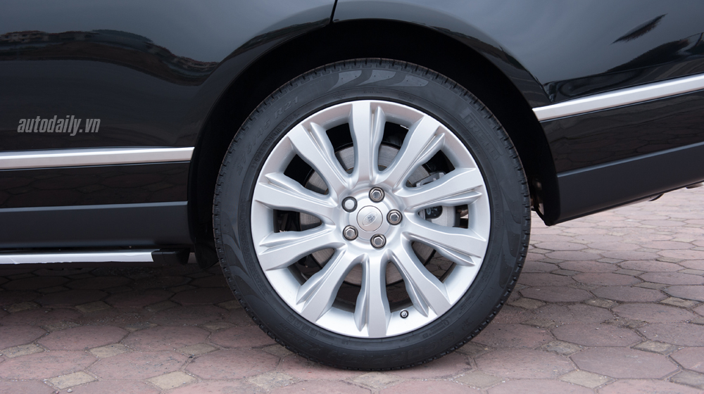 Ảnh chi tiết Range Rover LWB 4.4 Vogue SDV8 tại Hà Nội range rover LWB may dau (6).jpg