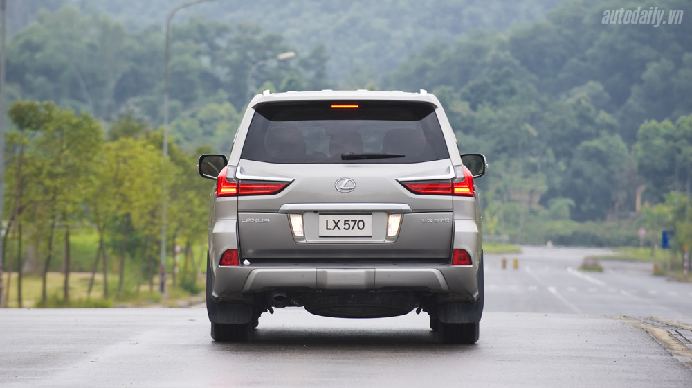Đánh giá Lexus LX570 2016: Đẳng cấp SUV hạng sang Lexus LX570 (25).jpg