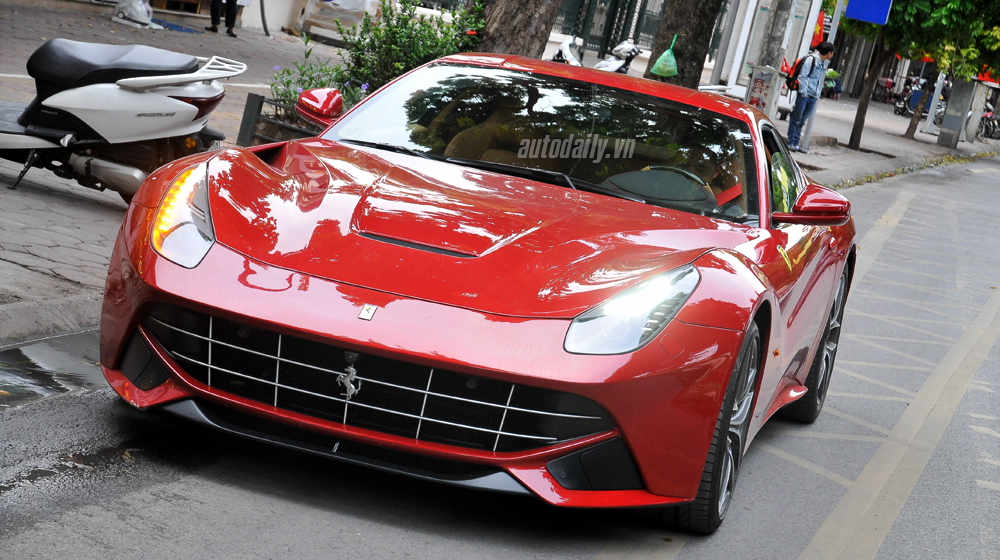 Bao nhiêu siêu xe đến tay đại gia Việt năm 2015? Ferrari F12  Berlinetta (8).JPG