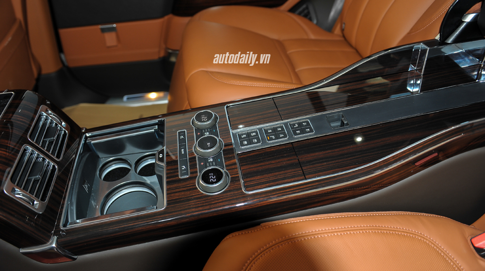 SUV siêu sang Range Rover SVAutobiography đầu tiên về Việt Nam Range Rover SVAutobiography (9).JPG