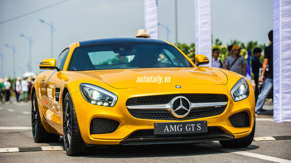 Bao nhiêu siêu xe đến tay đại gia Việt năm 2015? mercedes-AMG-GT-S-(4).jpg