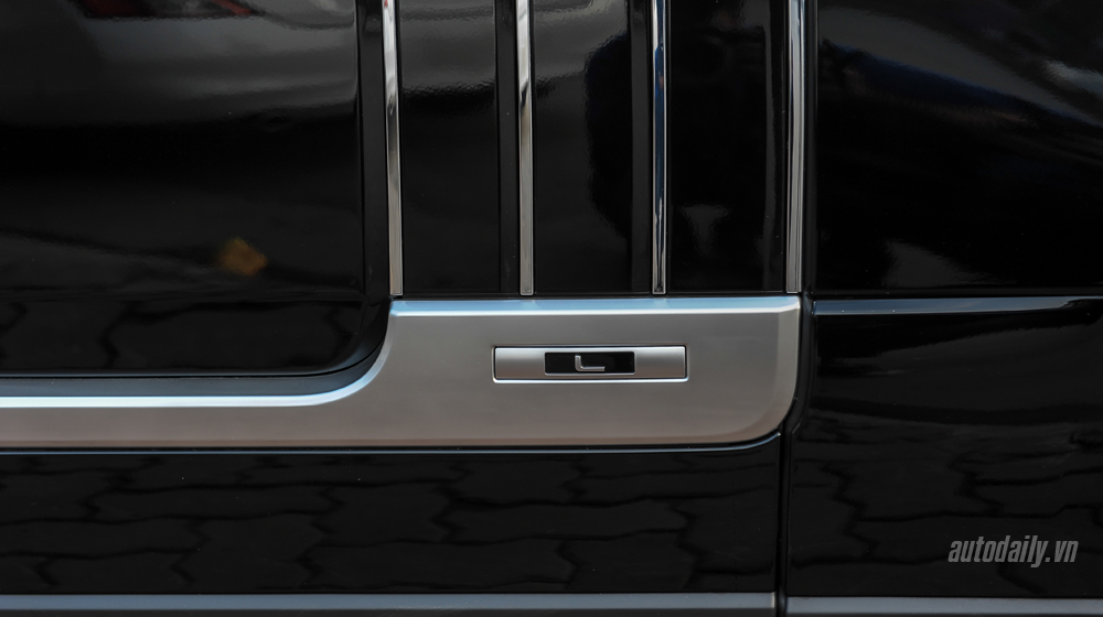 Soi chi tiết Range Rover SVAutobiogrpahy đầu tiên về Việt Nam Range Rover SVAutobiography (23).JPG