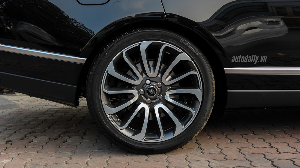 Soi chi tiết Range Rover SVAutobiogrpahy đầu tiên về Việt Nam Range Rover SVAutobiography (24).jpg