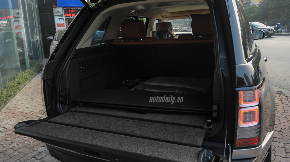 Soi chi tiết Range Rover SVAutobiogrpahy đầu tiên về Việt Nam Range Rover SVAutobiography (27).jpg