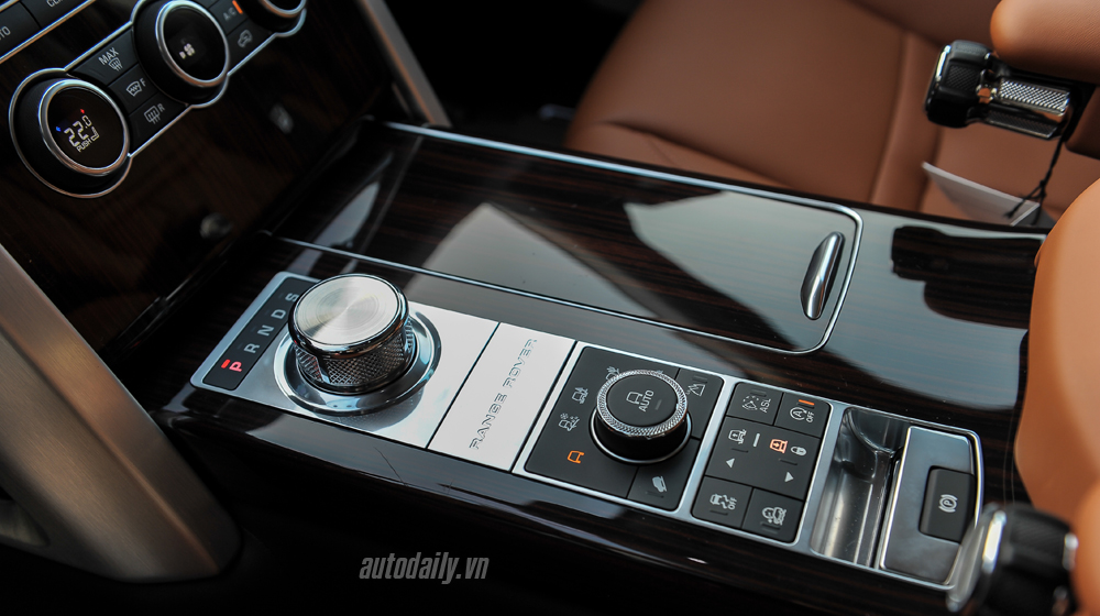Chi tiết nội thất Range Rover SVAutobiography đầu tiên về Việt Nam Range Rover SVAutobiography (35).JPG