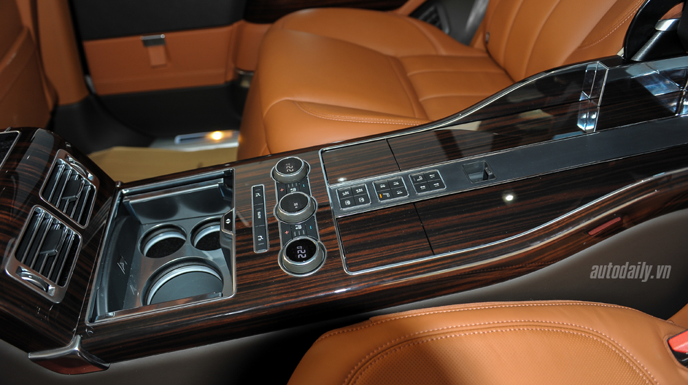 Chi tiết nội thất Range Rover SVAutobiography đầu tiên về Việt Nam Range Rover SVAutobiography (42).jpg