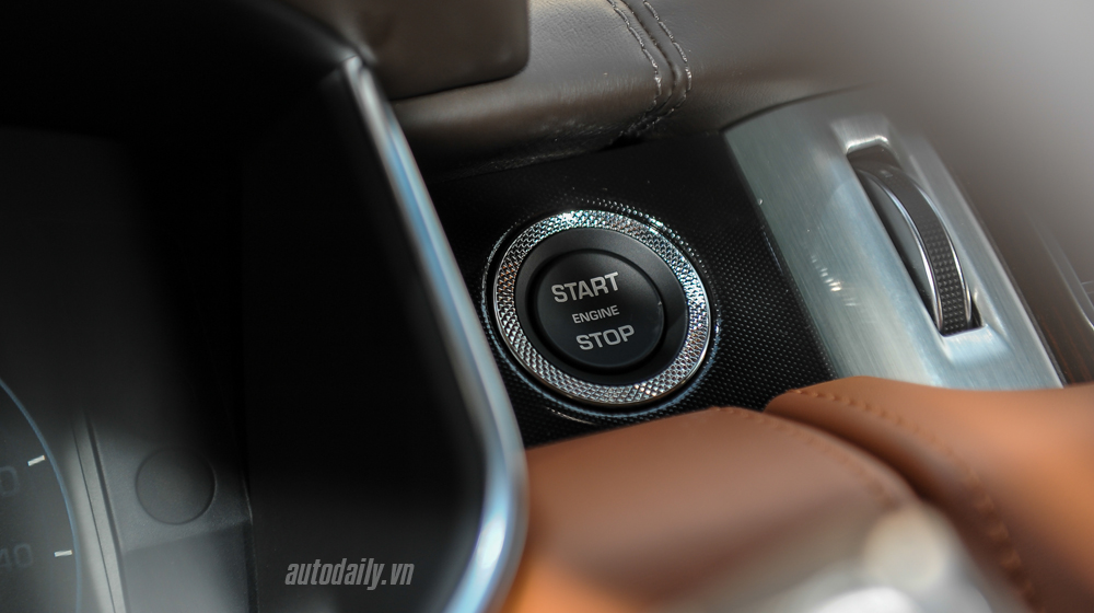 Chi tiết nội thất Range Rover SVAutobiography đầu tiên về Việt Nam Range Rover SVAutobiography (50).jpg