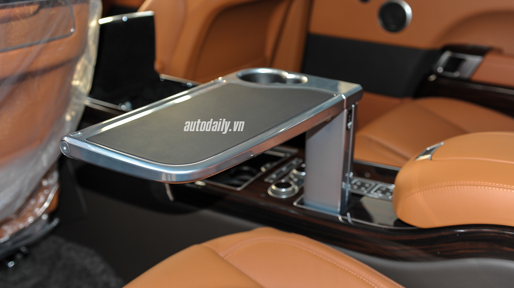Chi tiết nội thất Range Rover SVAutobiography đầu tiên về Việt Nam Range Rover SVAutobiography (64).JPG