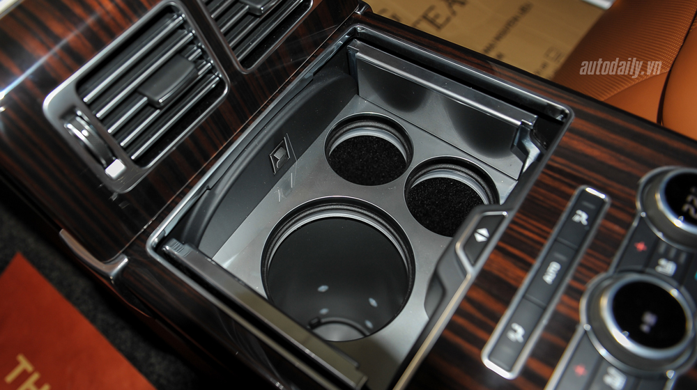 Chi tiết nội thất Range Rover SVAutobiography đầu tiên về Việt Nam Range Rover SVAutobiography (67).jpg